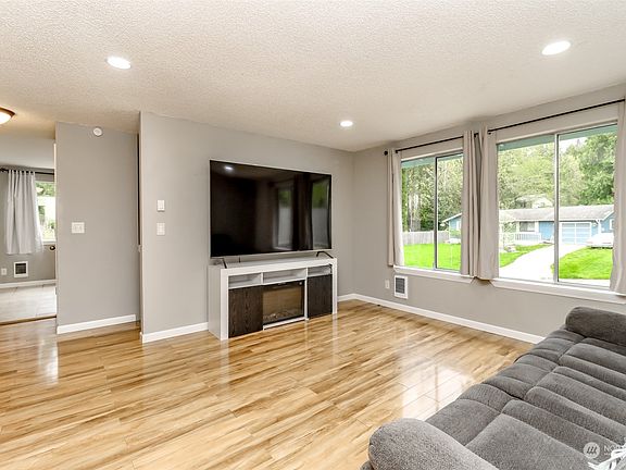 3rd image of 6818 E Cascade Drive