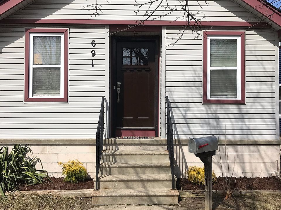 1st image of 691 E Marshall St