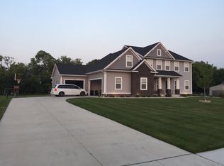 4025 Mountain View Ct, Freeland, MI 48623