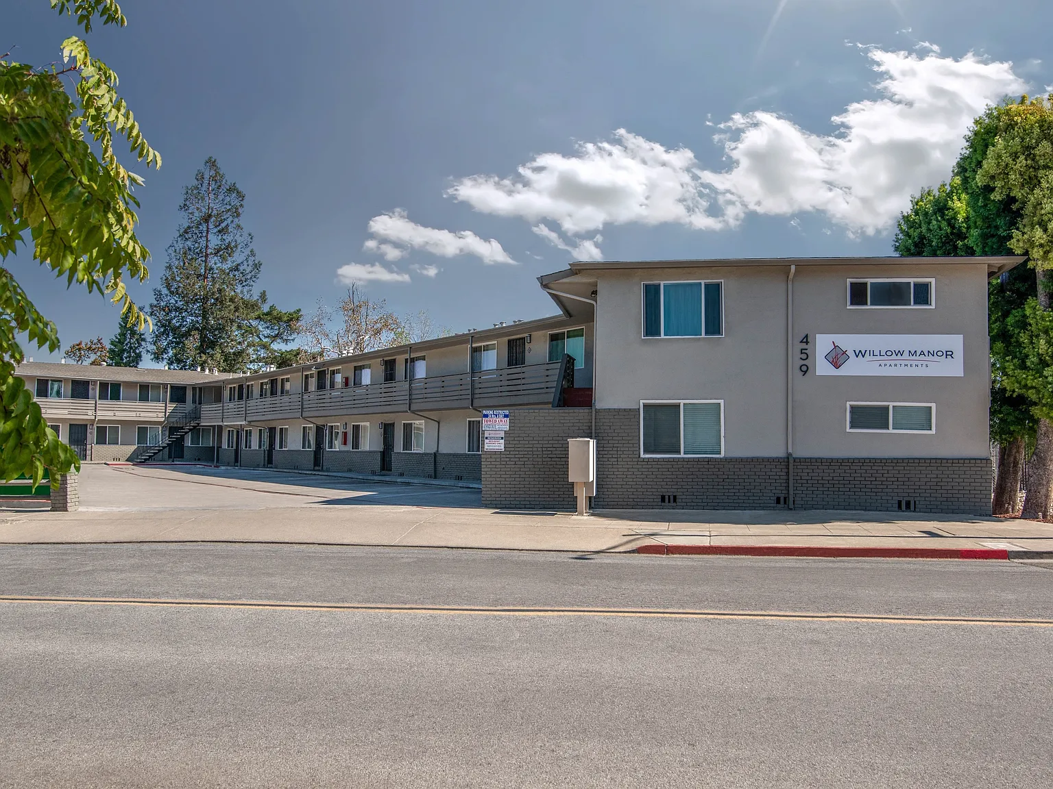 Willow Manor Apartments — Photo 4