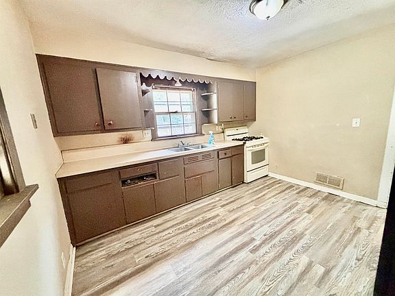 5th image of 1628 Paradise Blvd