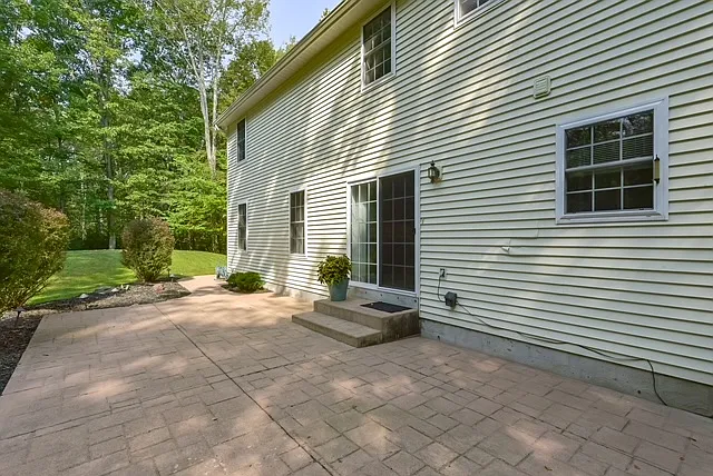 80 Hillbrook Dr — Photo 23
