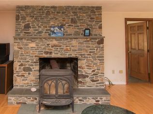 42 Jencks Rd, Cumberland, RI 02864