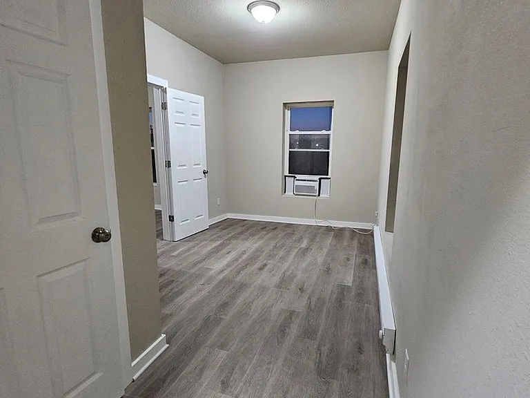 Robinson Heights — Photo 20