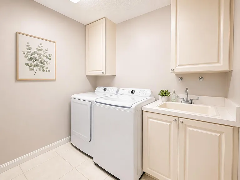 35 Harbour Isle Dr W #202 — Photo 9