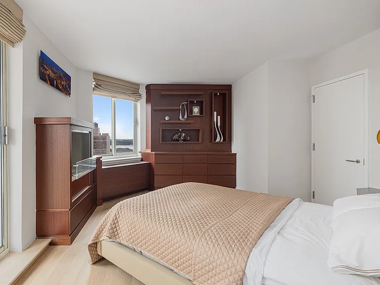 206 E 95th St #PENTHOUSE — Photo 9