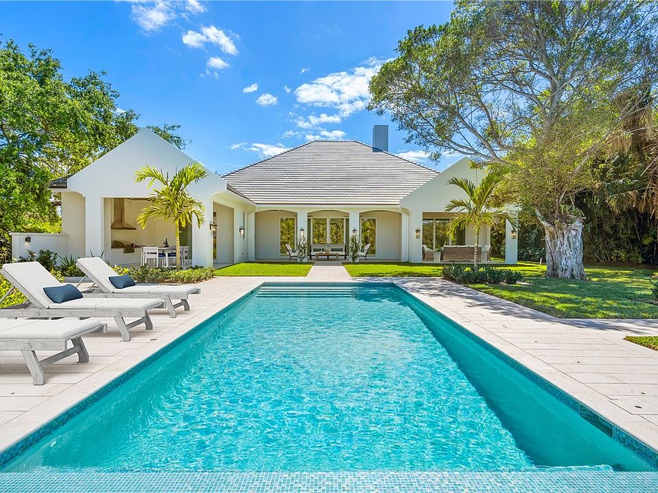 1st image of 785 Lake Dr