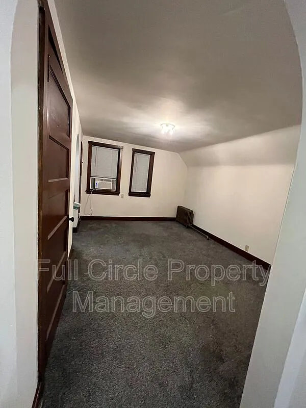 Studio, 1.0 bath, 325 sqft, $595 — Photo 4