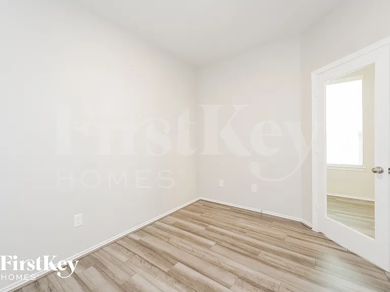 5831 Longhorn Run Ln — Photo 7