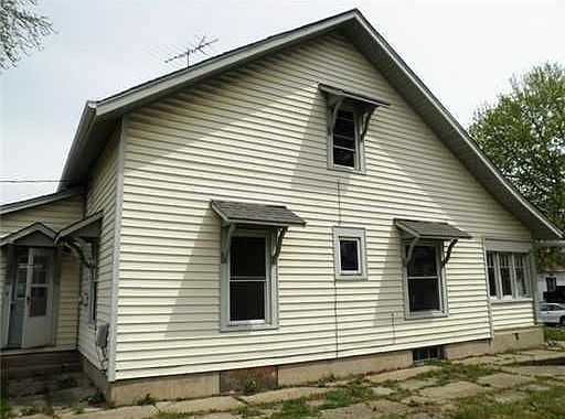 2nd image of 412 Michigan Ave
