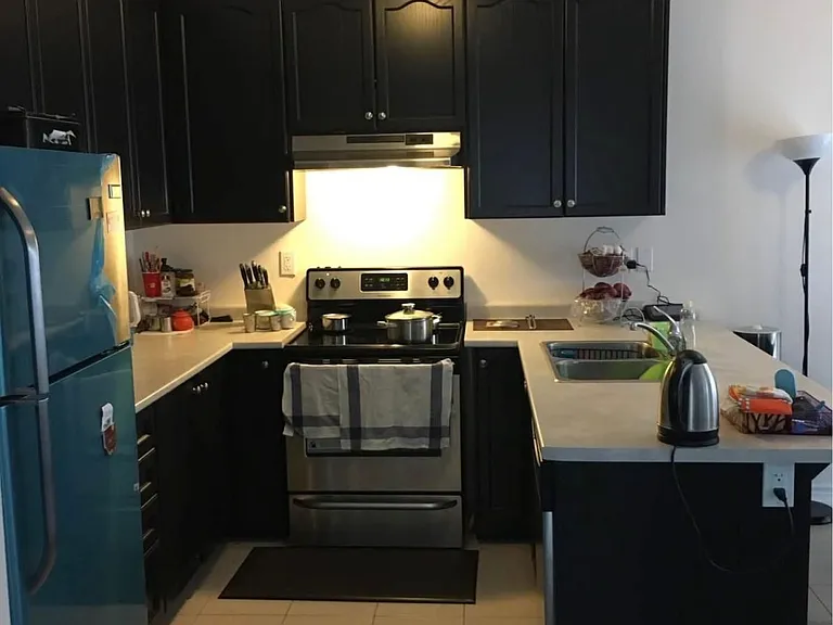 82 Aspen Hills Rd — Photo 3