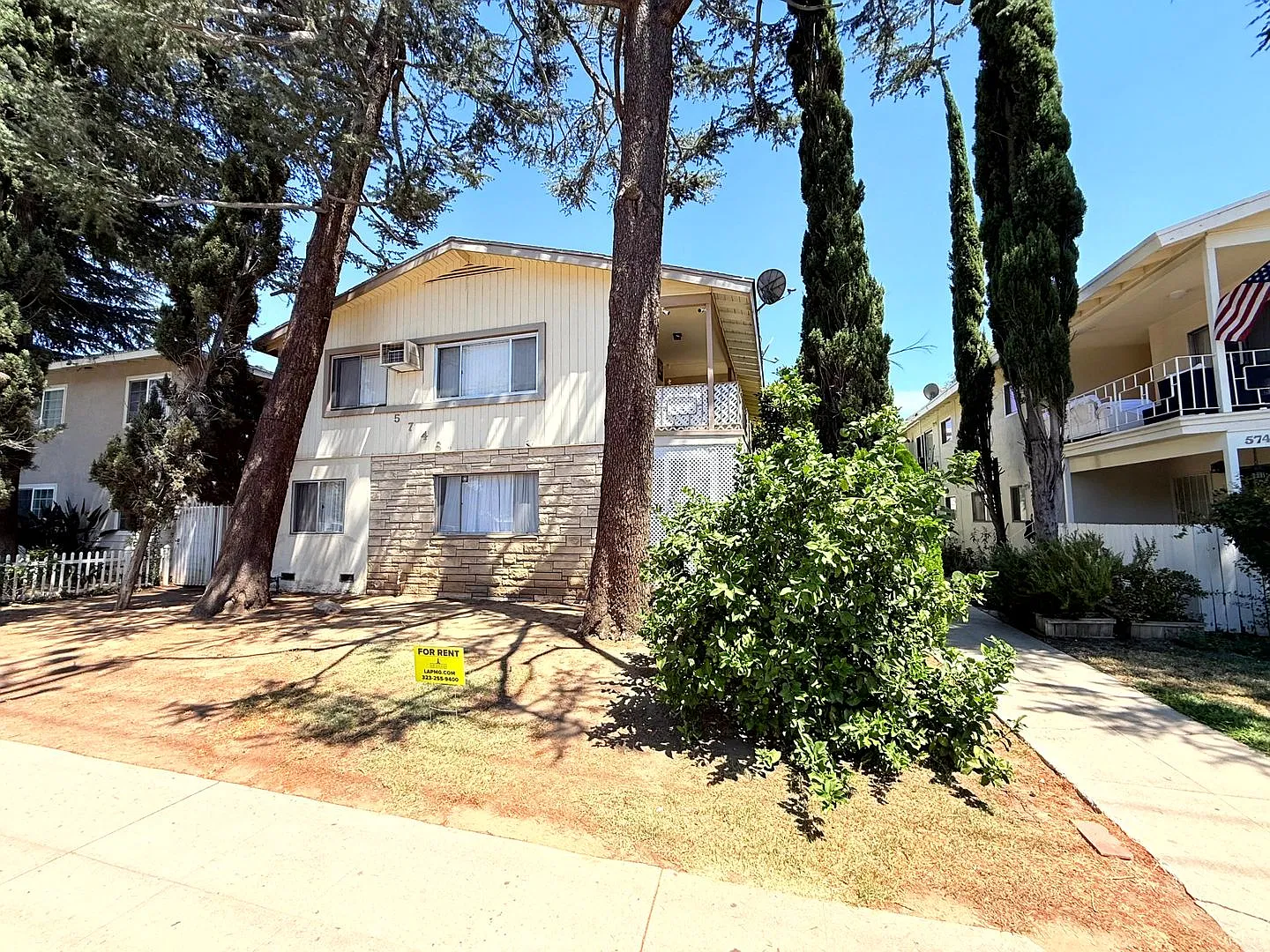 5748 Hazeltine Ave. — Photo 3