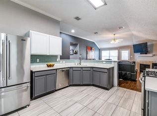 11149 Boulder Ridge Dr, Fort Worth, TX 76140