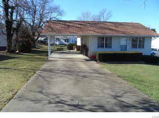 15 Chat Rd, Leadington, MO 63601