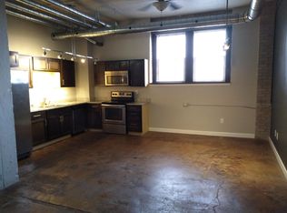 402 E 4th St APT 208, Davenport, IA 52801