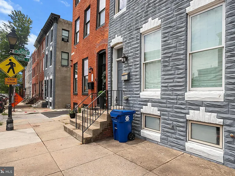 110 S Calhoun St — Photo 3