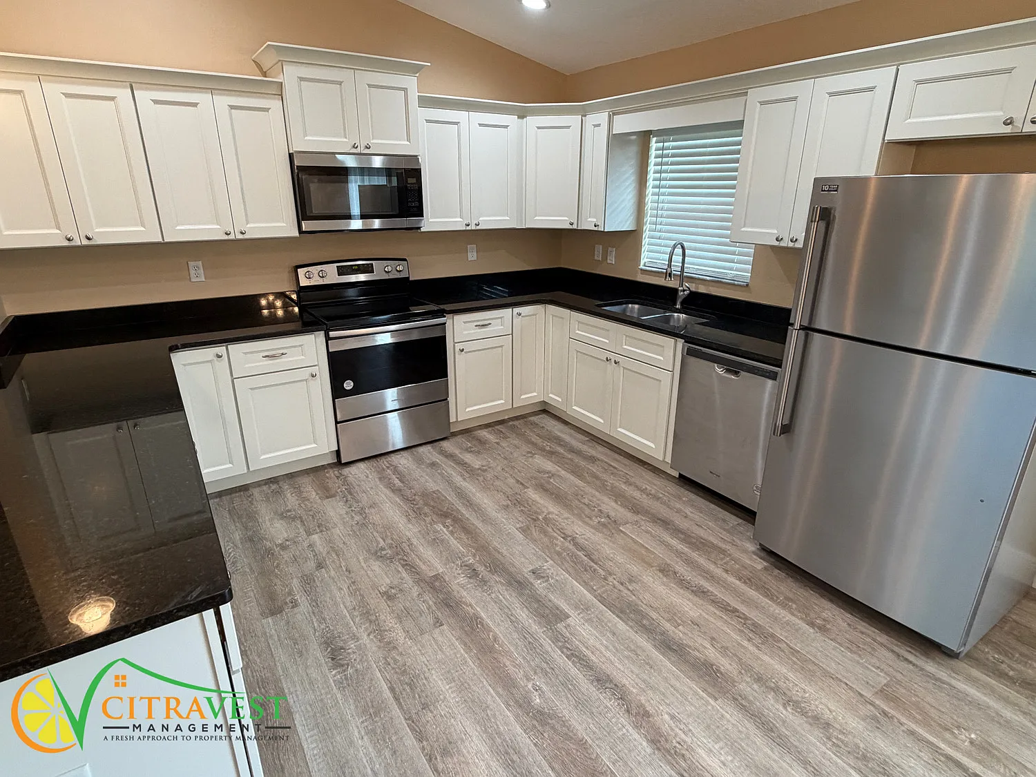 Beautiful 3 Bedroom Available in Citrus Springs! — Photo 3
