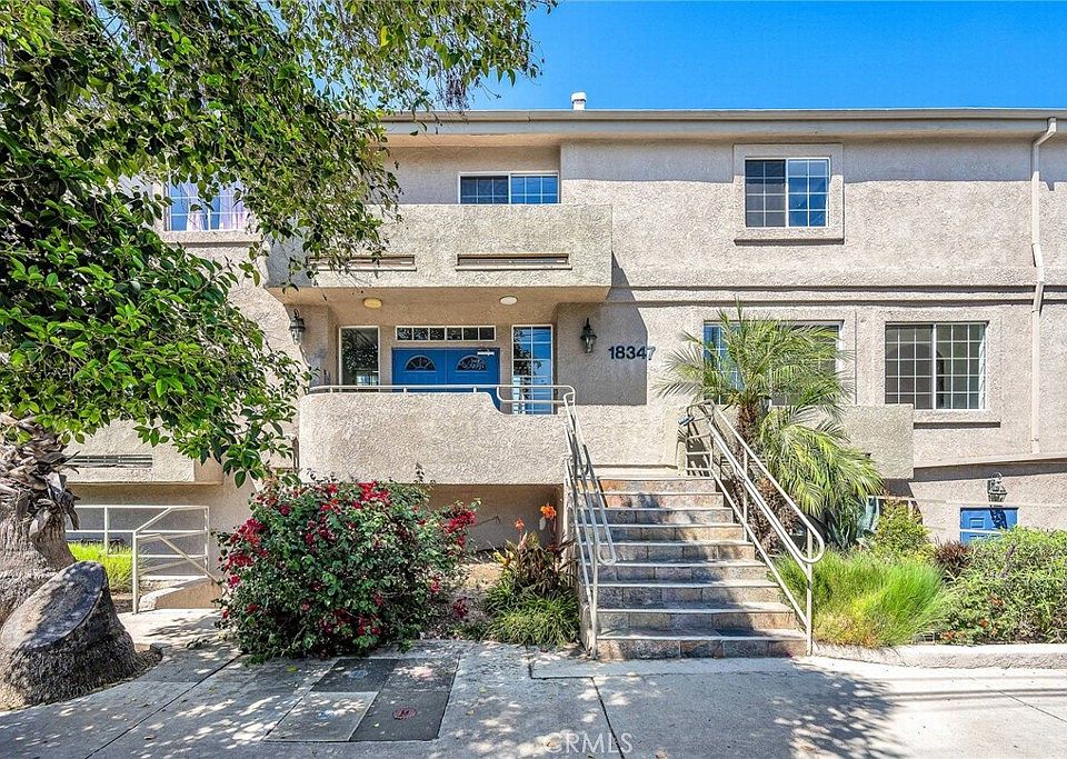 1st image of 18347 Saticoy St Unit 39