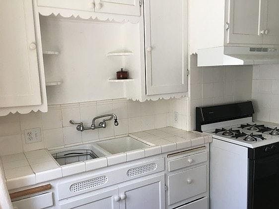 2nd image of 11627 Moorpark St