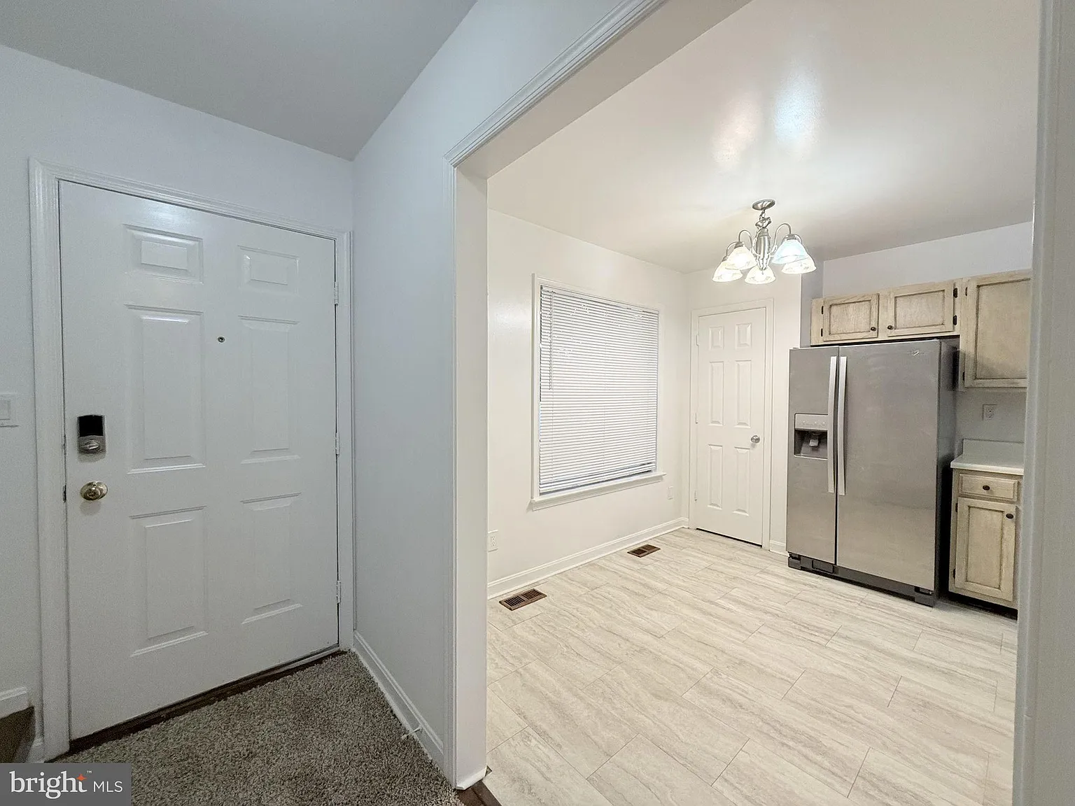 3 bed, 3.5 bath, 1760 sqft, $2,400 — Photo 4