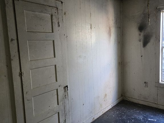 4th image of 2926 El Paso