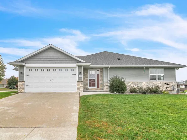 2516 Fox Chase, Manitowoc, WI 54220