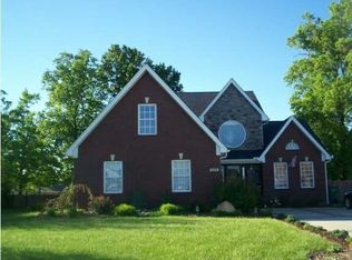 923 Shady Brook Ln, Louisville, KY 40229
