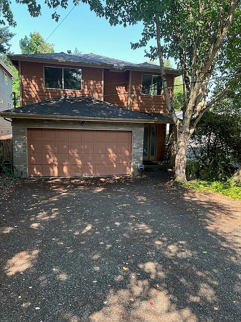 4 bed, 2.5 bath, 2400 sqft, $3,500 — Photo 1