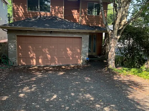 1538 NE 102nd St, Seattle, WA 98125