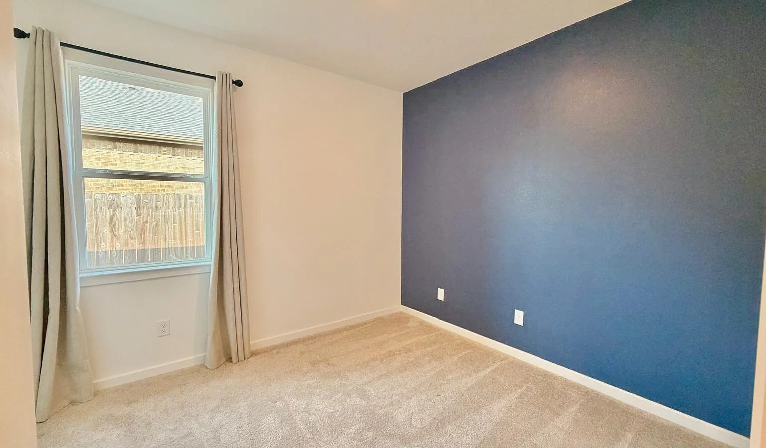4 bed, 2.0 bath, 1773 sqft, $2,900 — Photo 3