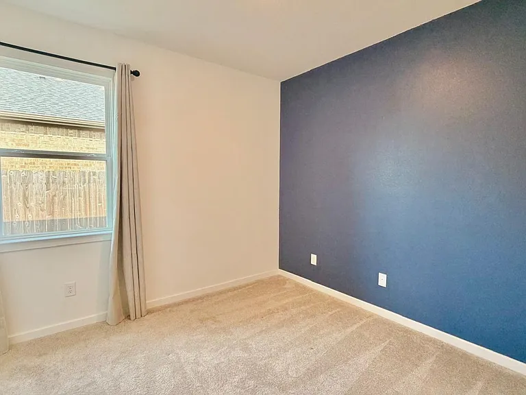 1222 Sugar Dr — Photo 3