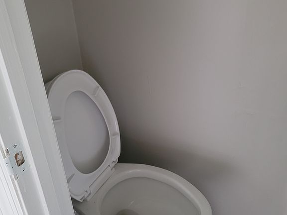 4th image of 2540 Pineview Dr