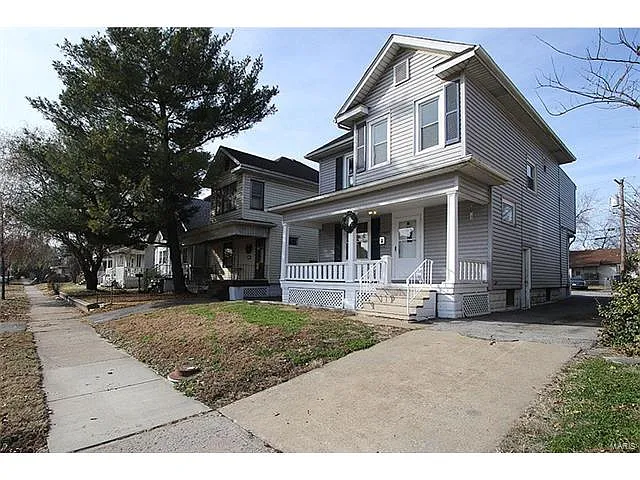 2443 State St photo 1