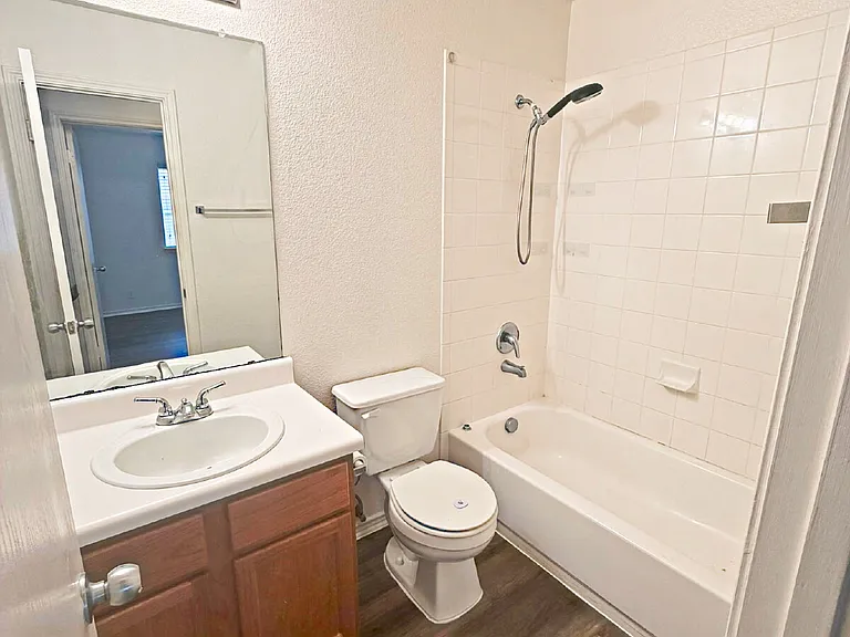 3949 Wensledale Dr — Photo 14