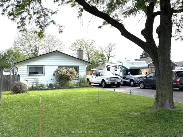 5 Lanark Cres, Saint Catharines, ON L2M 6E1