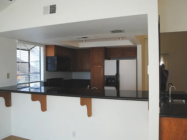 Kitchen breakfast bar & wet bar