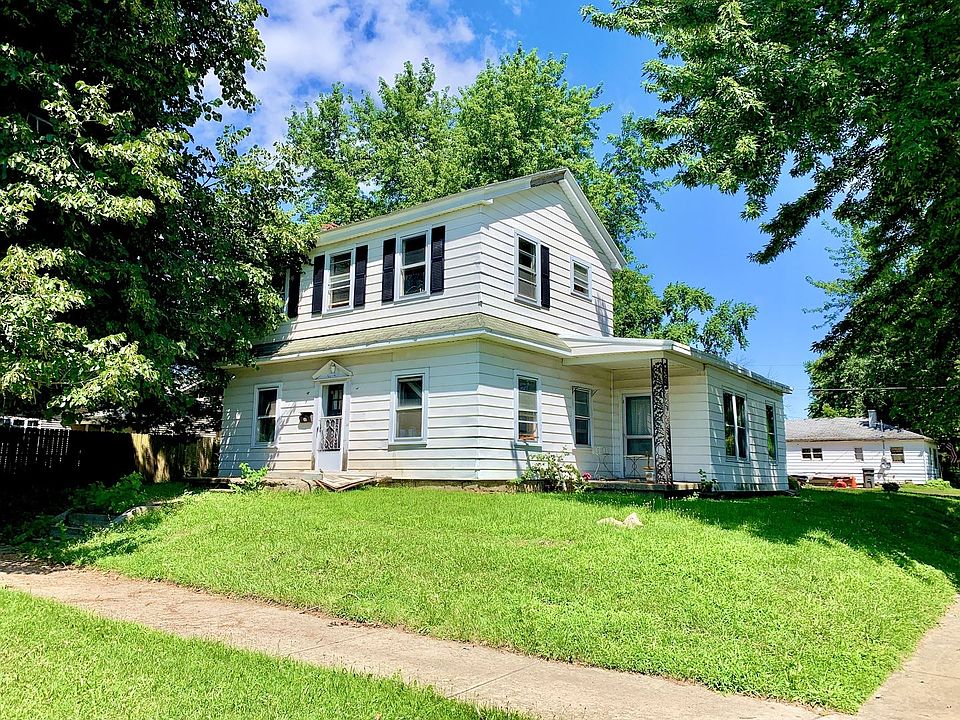 1st image of 202 Desoto St