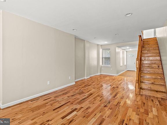 3rd image of 2512 N Marshall St