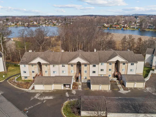 4912 Ashley Ln #84, Waterford, MI 48329