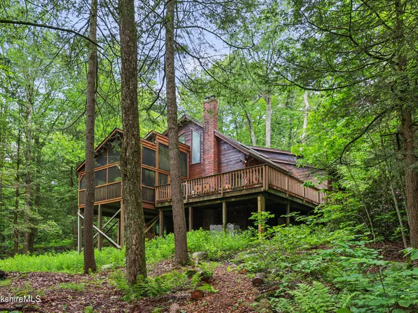 329 Lakeshore Dr, Sandisfield, MA 01255