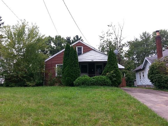 3rd image of 121 Hollywood Ave