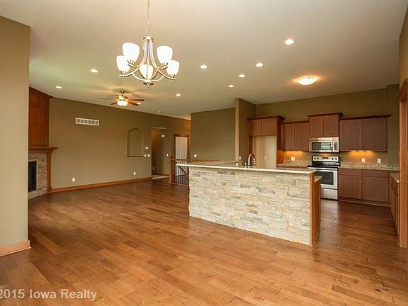 4th image of 1115 NW Boulder Dr