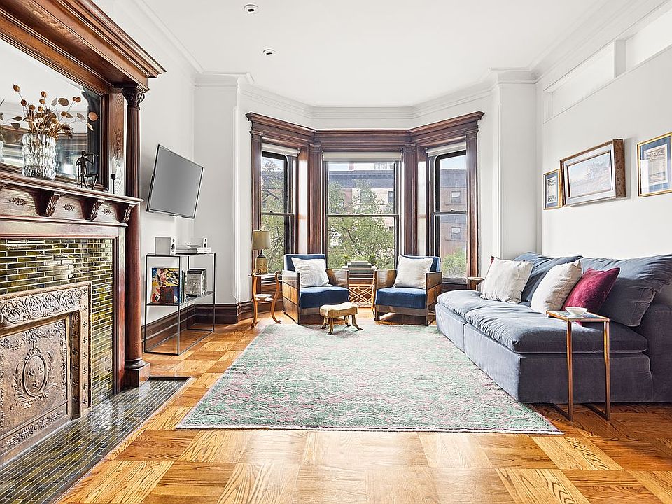 1st image of 302 Garfield Pl APT 4