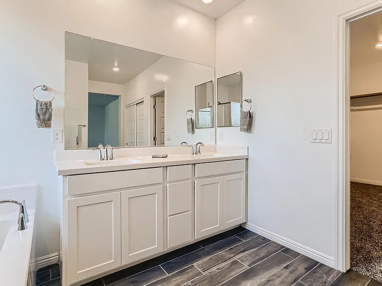 4208 Bayley Skye Ave — Photo 18
