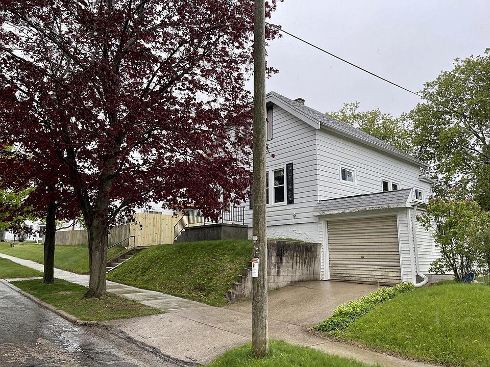 1816 S 12th St, Manitowoc, WI 54220 Zillow