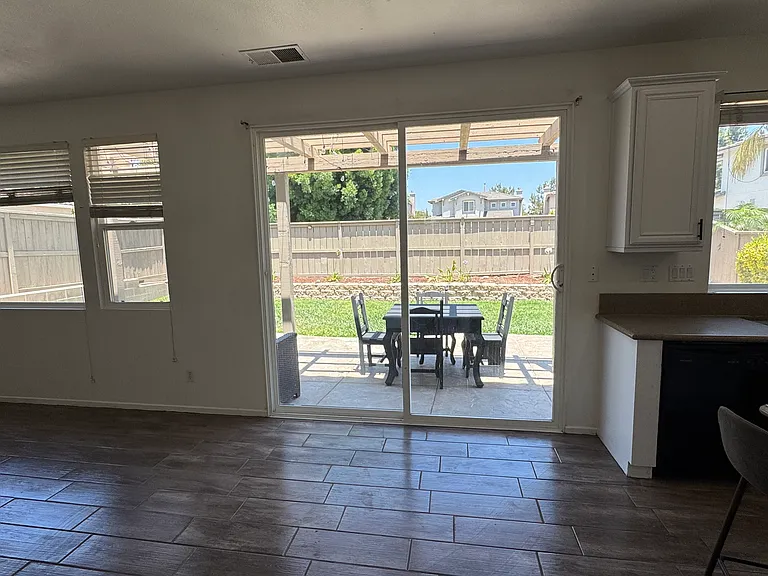 973 Yosemite Dr — Photo 29