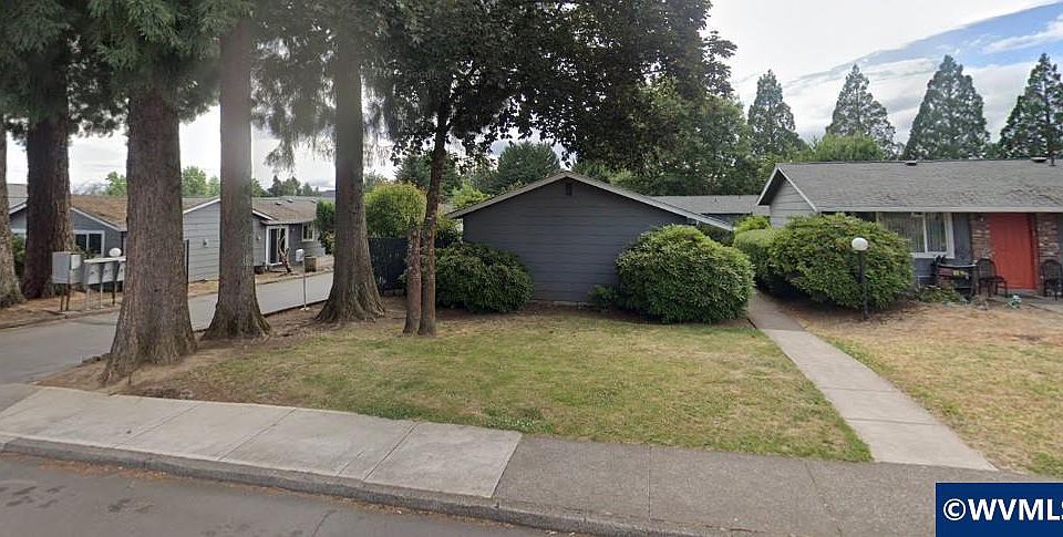1st image of 171 SE Uglow St