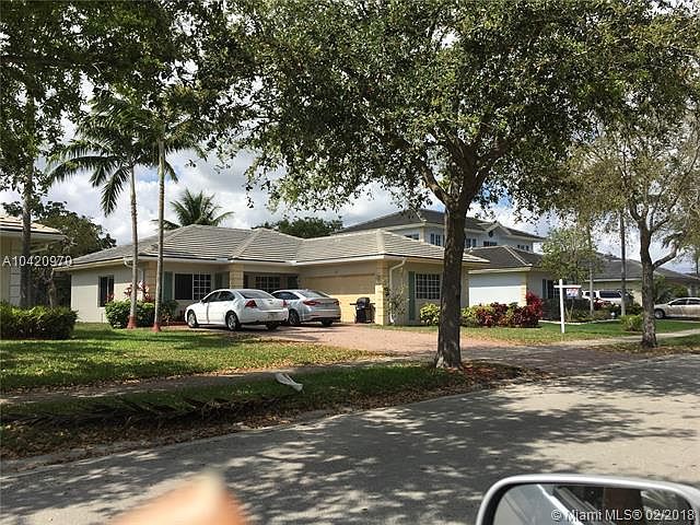 1st image of 301 NW 17th Ave