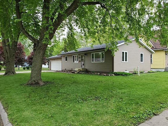 3rd image of 801 Woolsey Ave