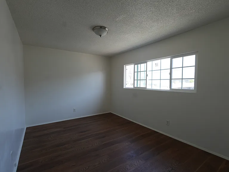201 Grandview Dr #205-1/2 — Photo 9